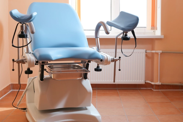 Как выбрать удобное гинекологическое кресло: функции, виды и основные критерии